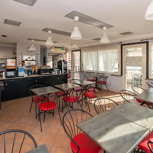 3* מלון Center 1