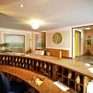 Cristal 3*, Bari Włochy