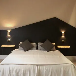 3* מלון Paris